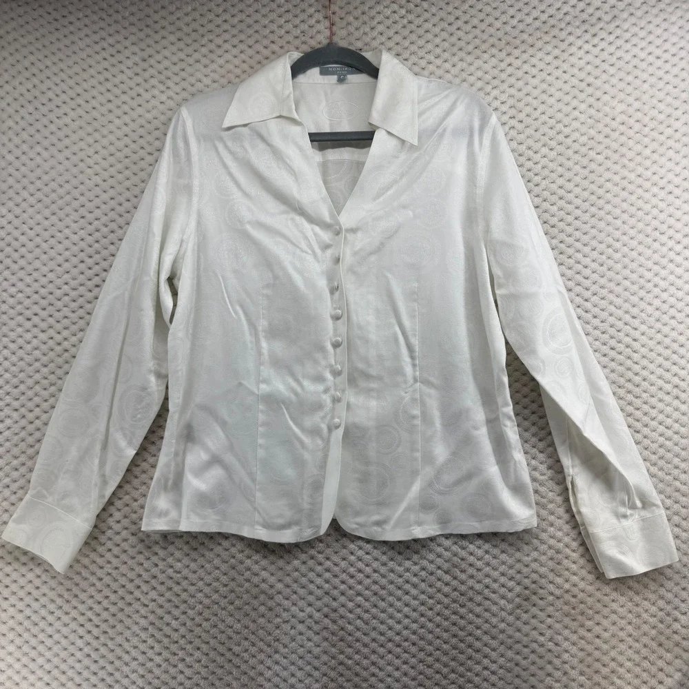 Foxcroft Button Down Shirt Womens 12 White Non-Iron Cotton Medallion Jacquard